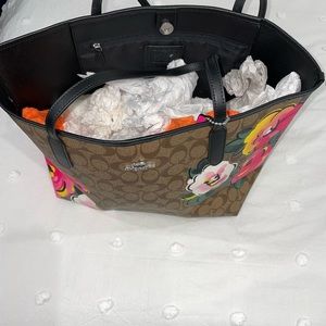 Coach signature tote, silver/khaki/multi, beautiful vintage roses,